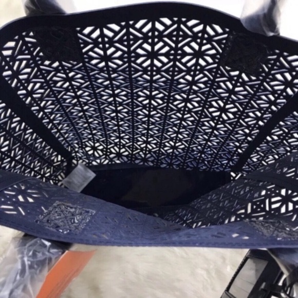 Tory Burch Tote Purse Beach Bag Handbag Perforated - Picture 4 of 5